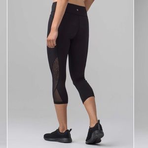 Lululemon Twist & Train cropped leggings
